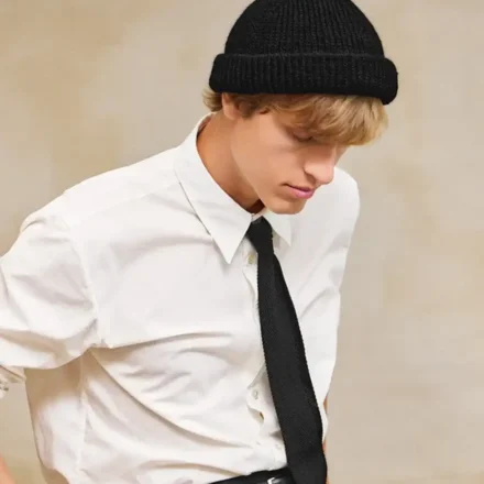 Hipster Beanie 2412-06 wzór na druty z włóczką