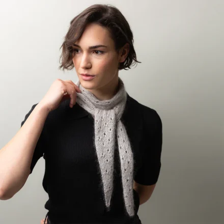 Szalik Tide Eyelets Scarf wzór na druty z włóczką