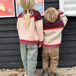 PetiteKnit Cross Sweater Junior wzór dziewiarski