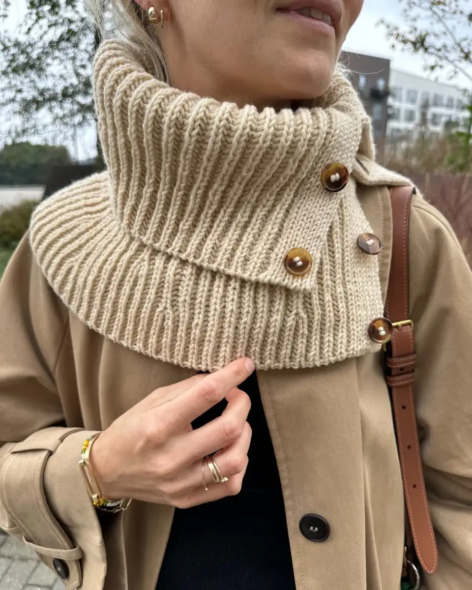 PetiteKnit November Neck wzór na druty