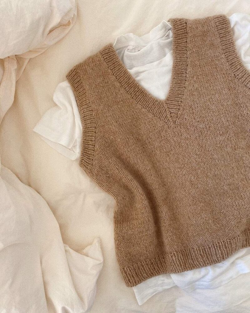 PetiteKnit Stockholm Slipover V-Neck wzór na druty