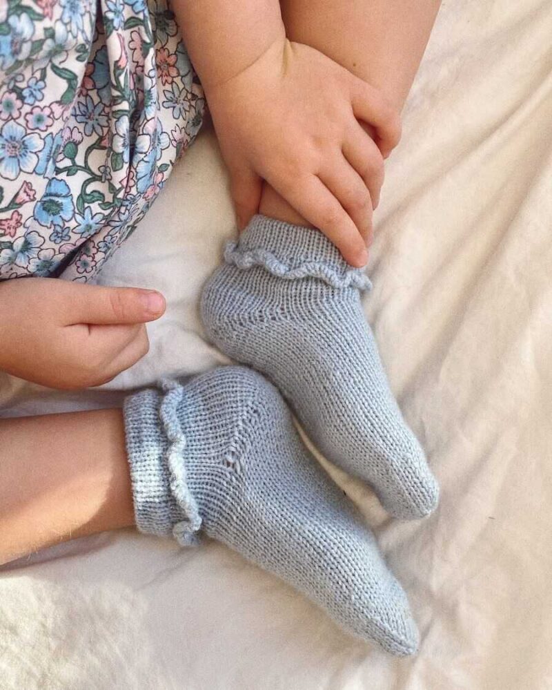 PetiteKnit wzory Ruffle Socks Junior