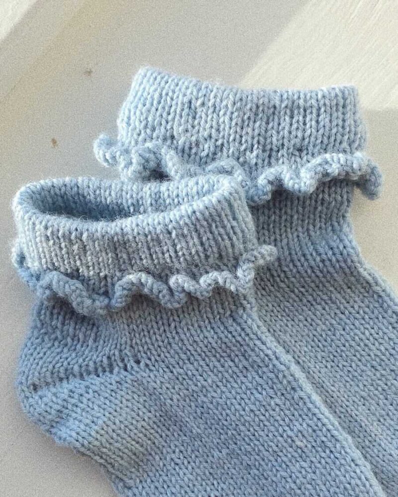 PetiteKnit wzory Ruffle Socks Junior