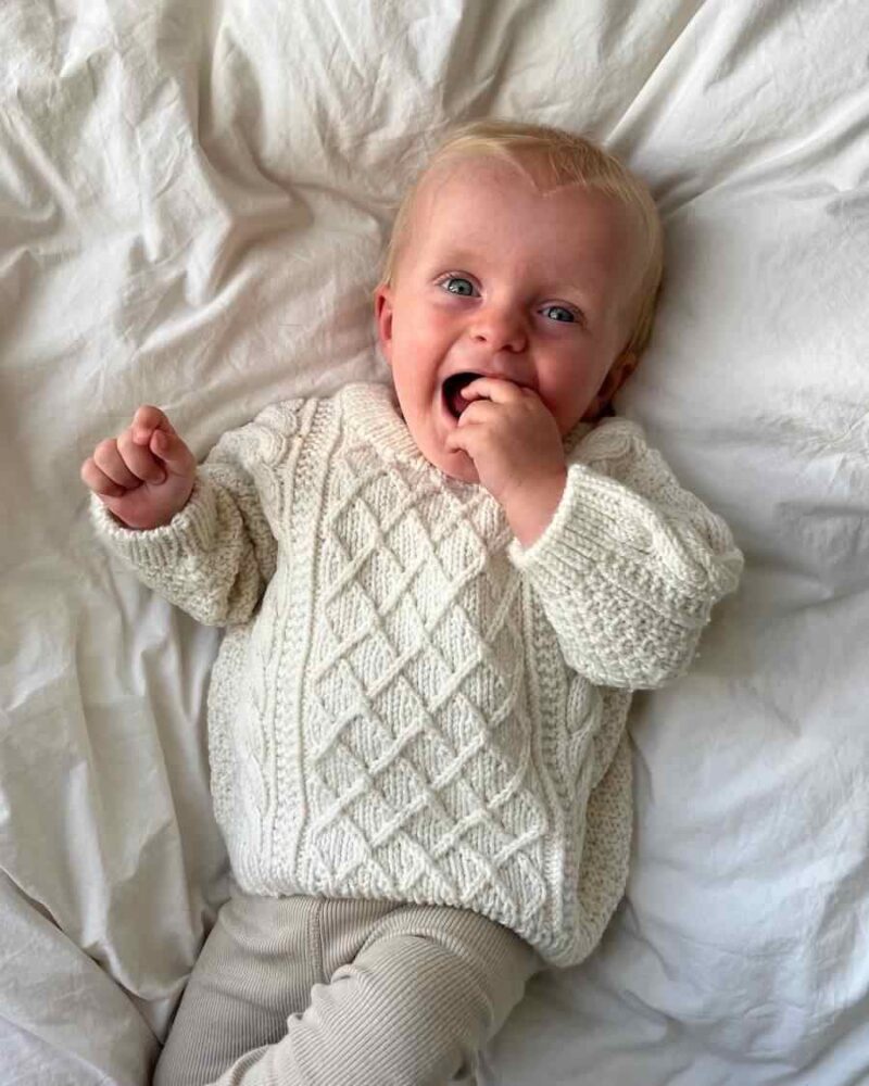 PetiteKnit wzory Moby Sweater Baby