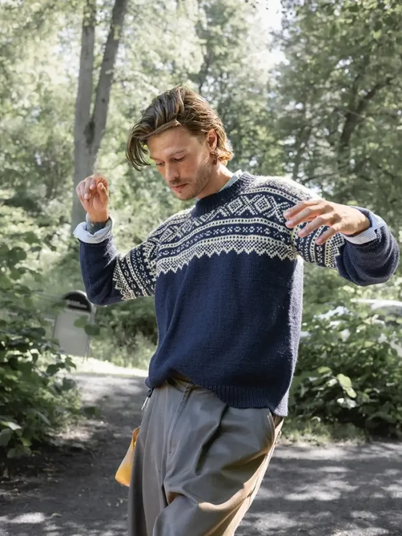 Marius Sweater Man 2410-03 wzór z włóczką