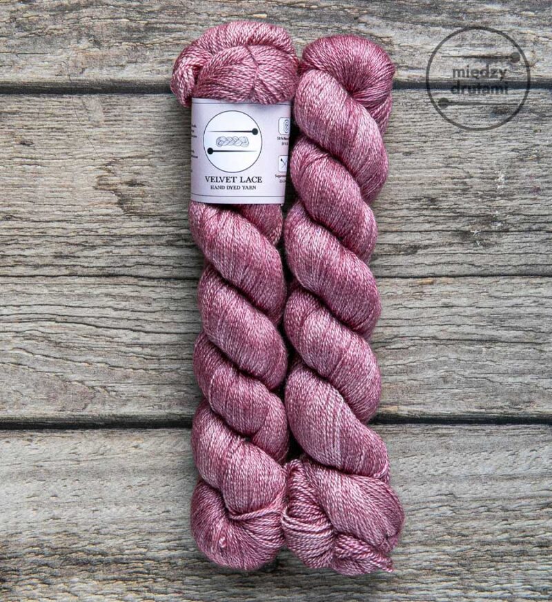 Włóczka z jedwabiem Velvet Lace