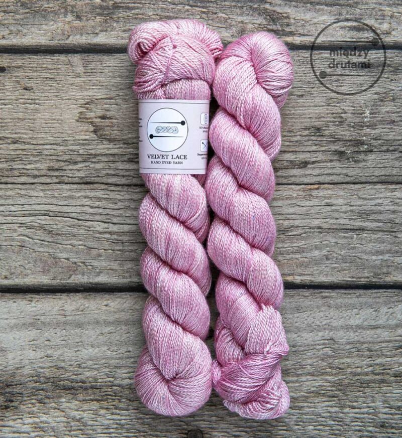 Włóczka z jedwabiem Velvet Lace