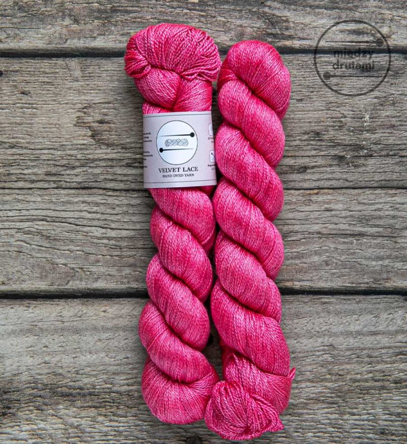 Włóczka z jedwabiem Velvet Lace