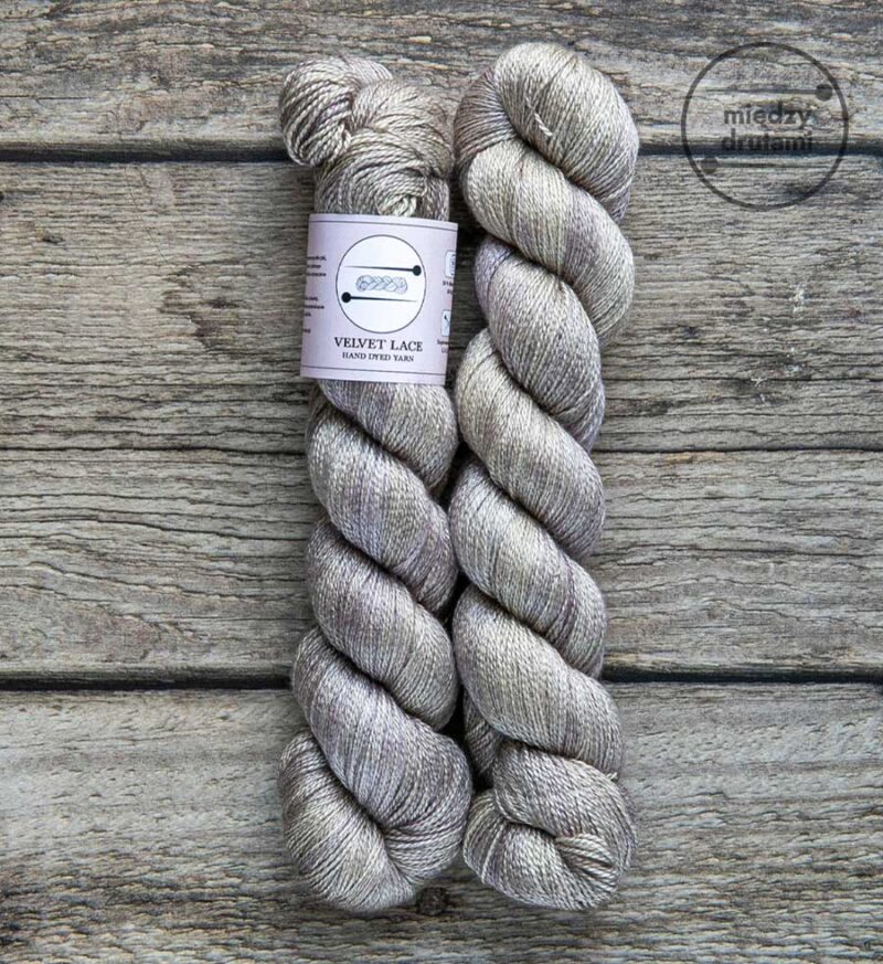 Włóczka z jedwabiem Velvet Lace