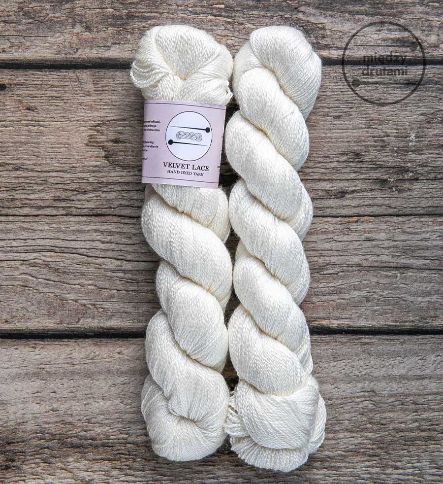 Włóczka z jedwabiem Velvet Lace