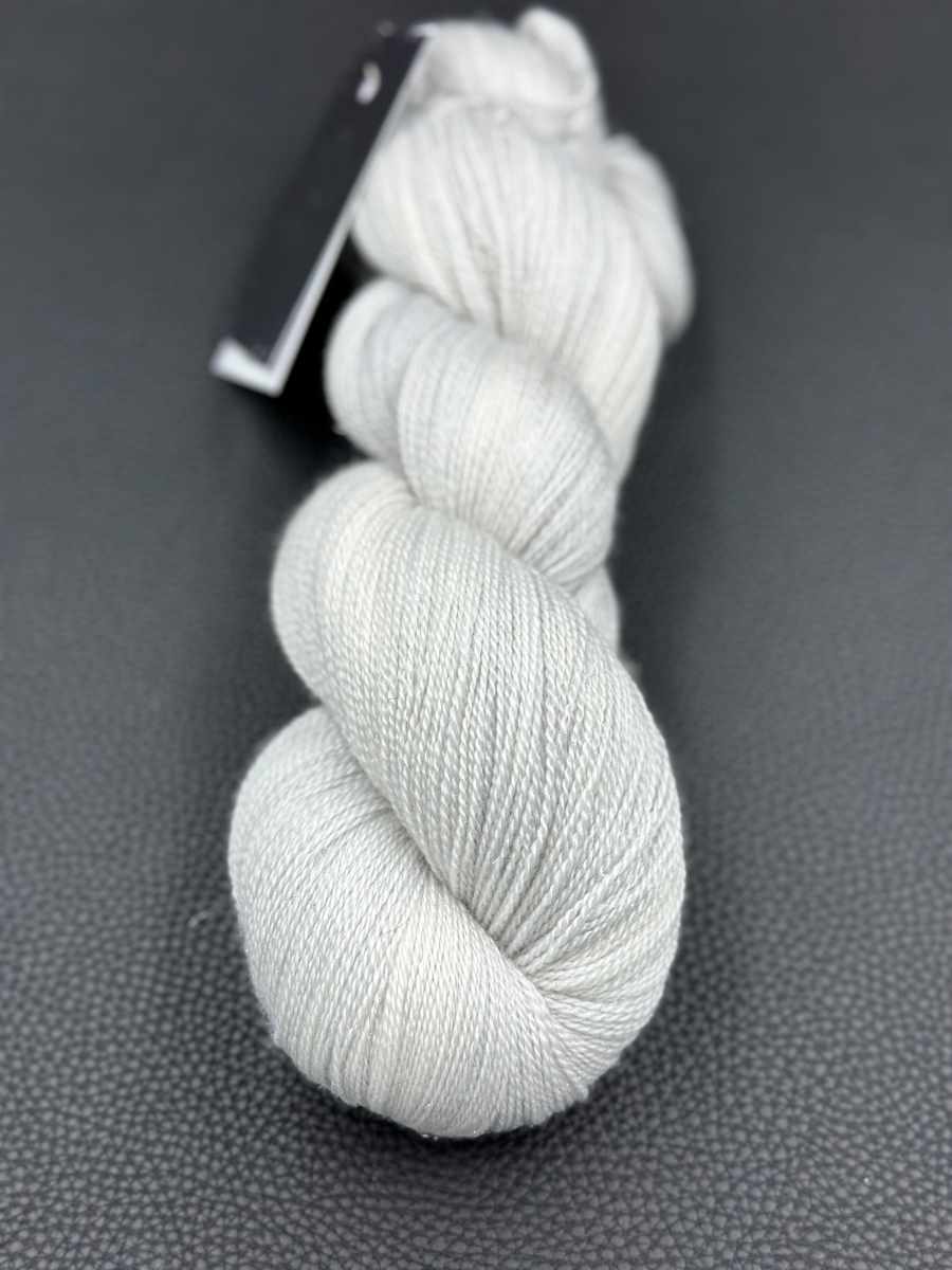 Włóczka Diamonds Lux Lace Woollala
