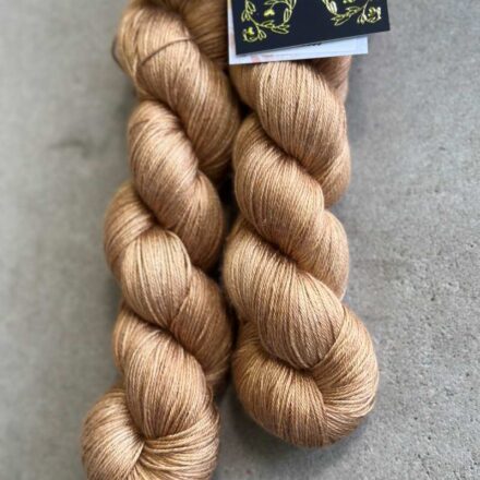 Włóczka Pure Silk Golden Caramel Woollala