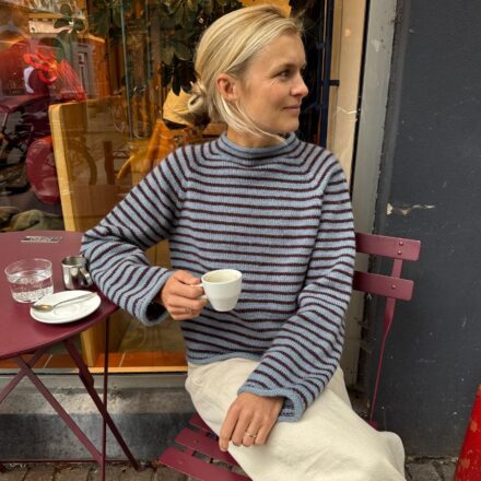 Wzór na druty PetiteKnit Frankie Sweater włóczka Peer Gynt PetiteKnit Sandnes Garn