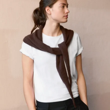 Triangle Shawl 2508-03 Sandnes Garn wzór na druty z włóczką