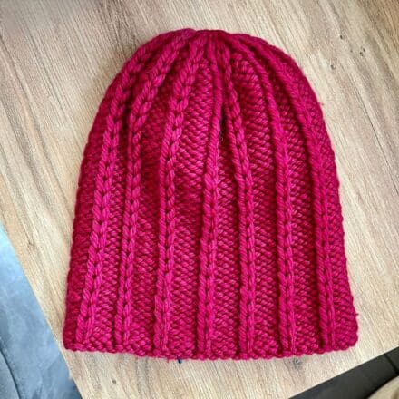 Kathy Hat wzór na druty z włóczką Maximo marki Pascuali