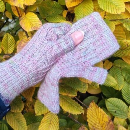 Wzór na druty z włóczką Kathy Mittens Balayage Pascuali